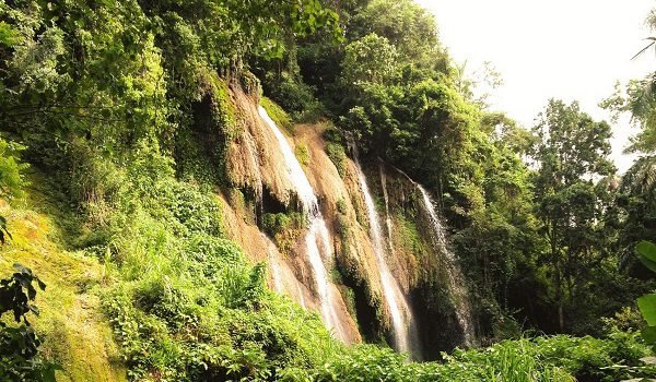 waterfall in topes de collantes