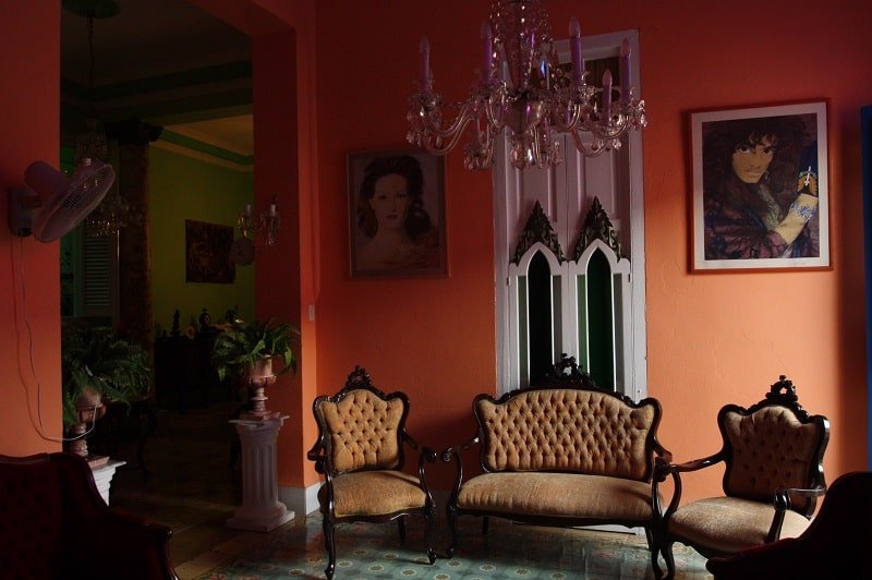 Traditional Living Room